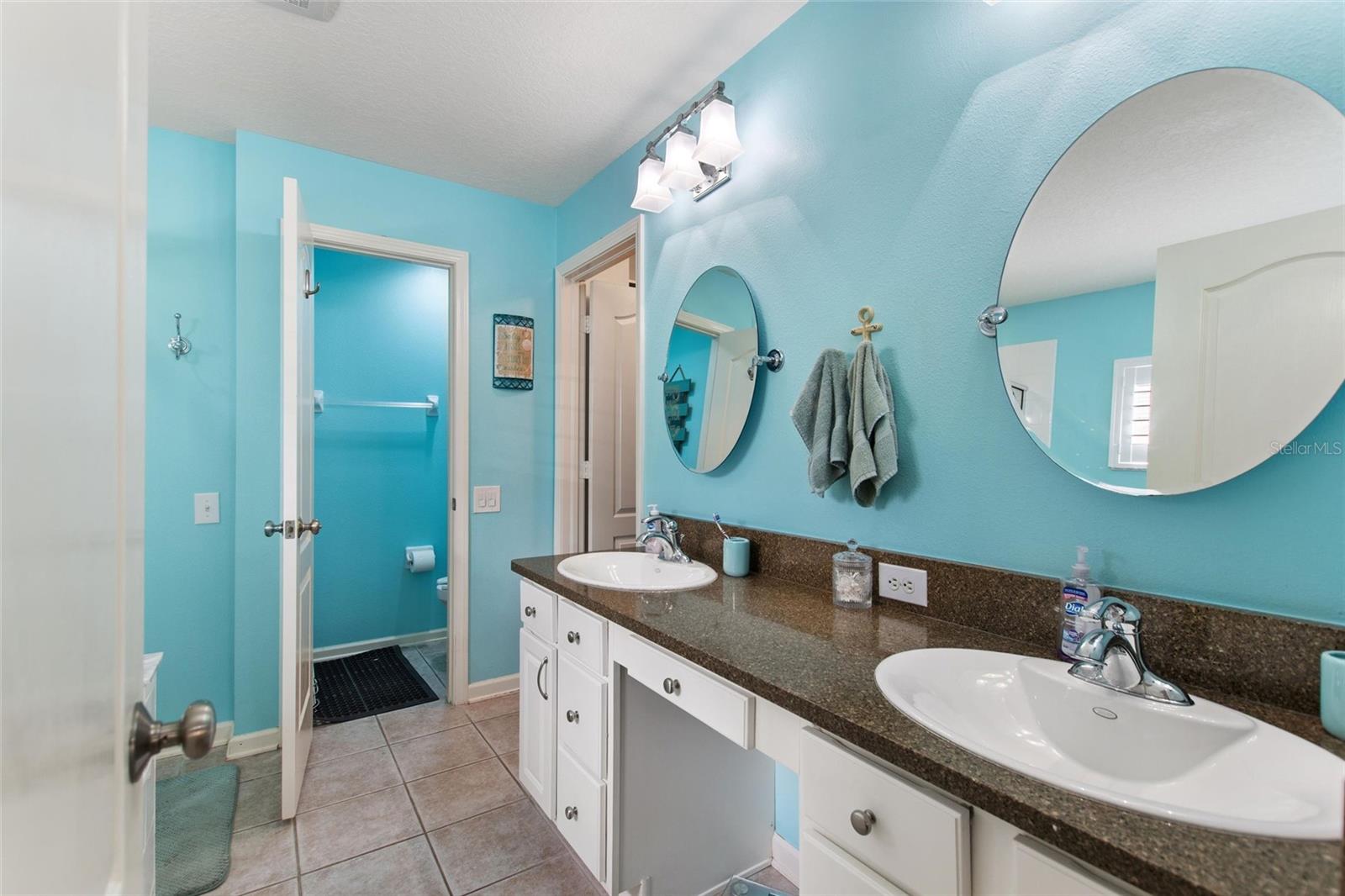 LEXINGTON OAKS - Residential