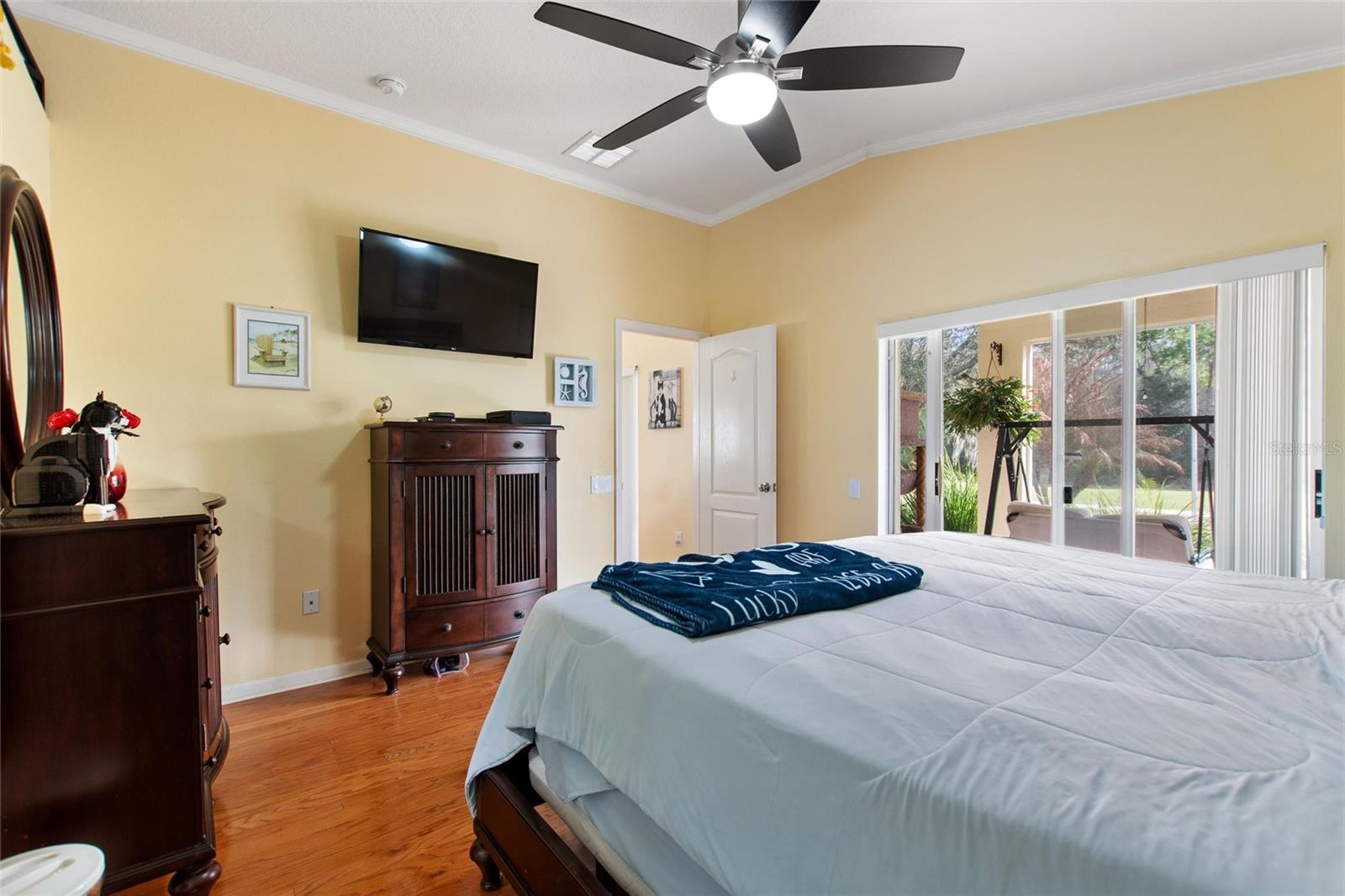 LEXINGTON OAKS - Residential