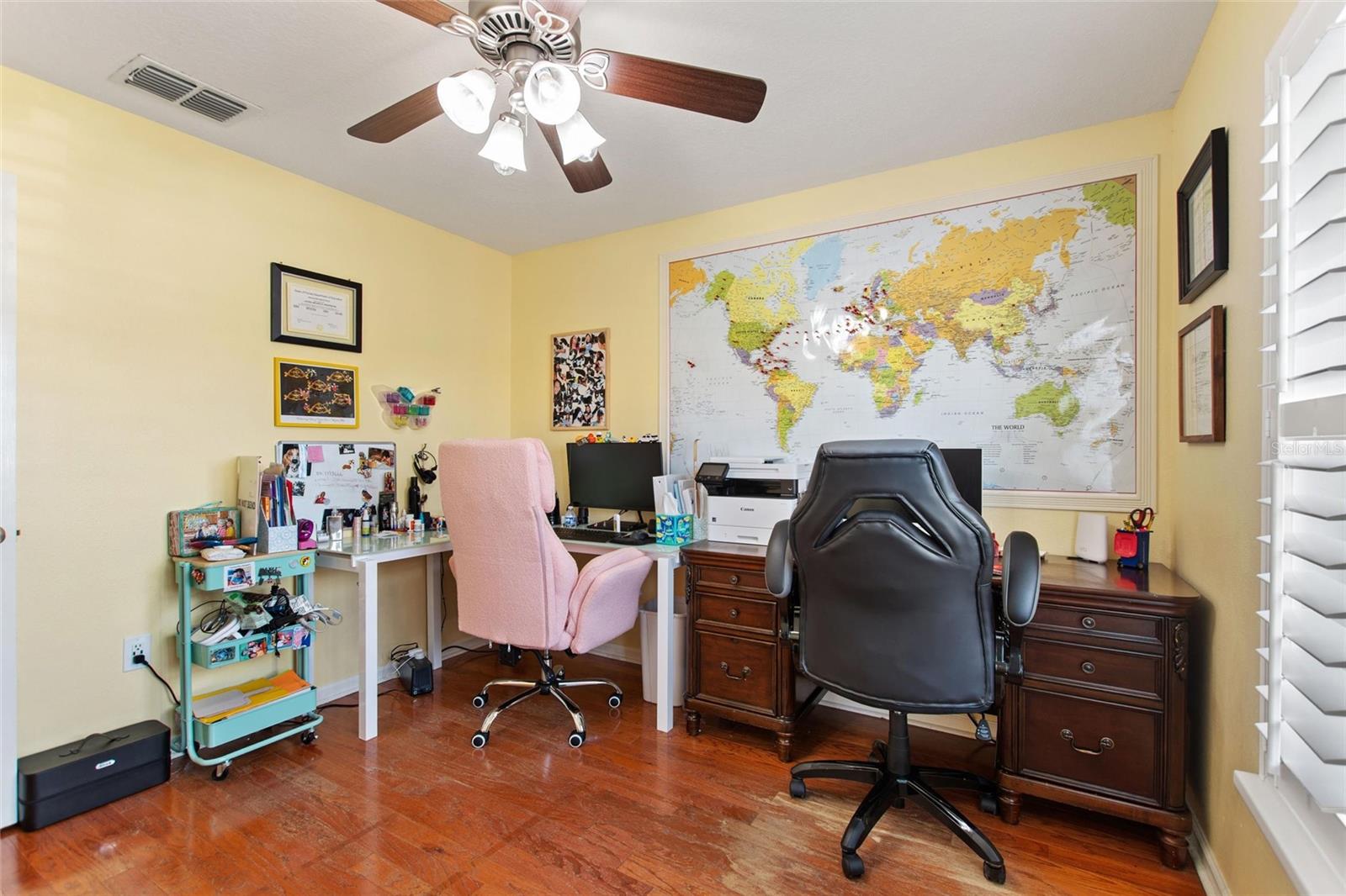 LEXINGTON OAKS - Residential