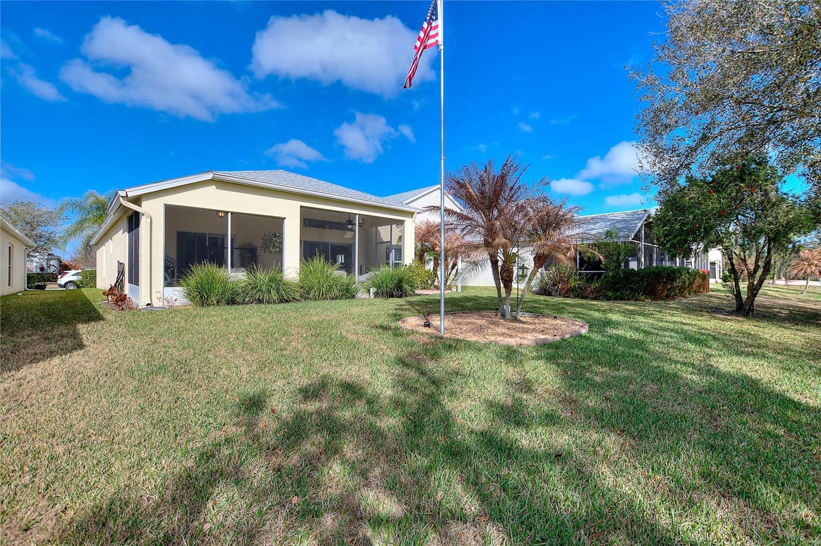 LEXINGTON OAKS - Residential