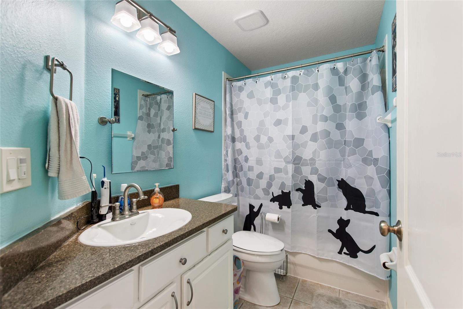 LEXINGTON OAKS - Residential