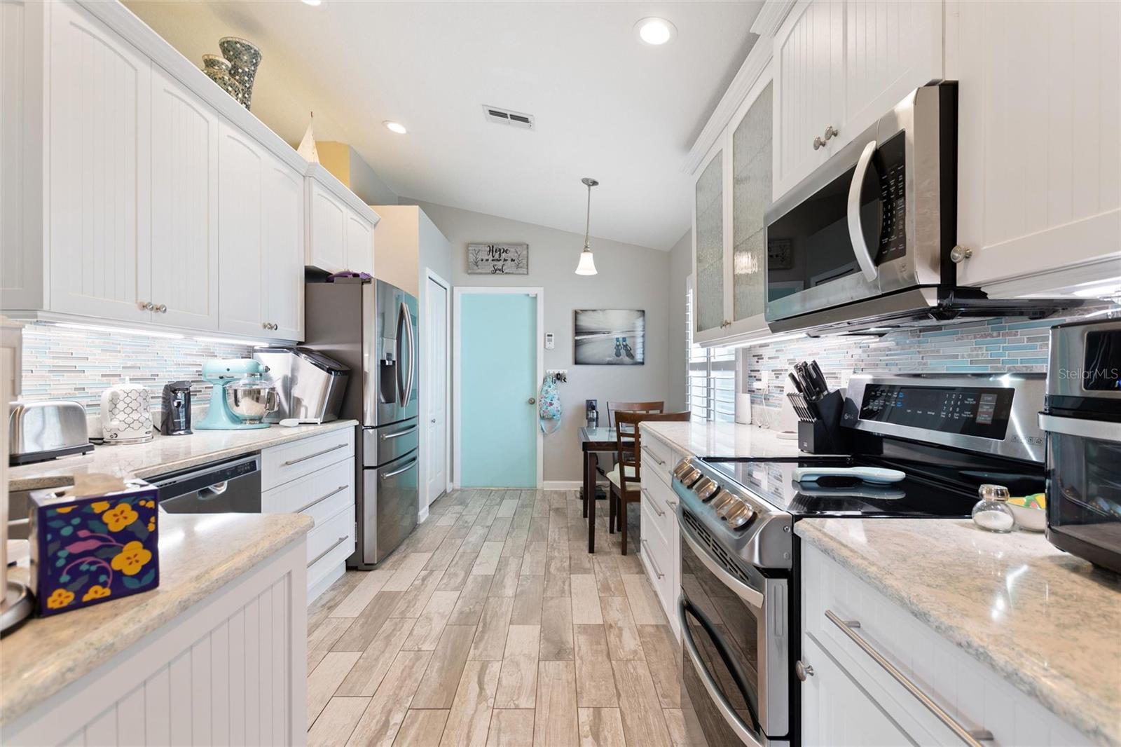 LEXINGTON OAKS - Residential