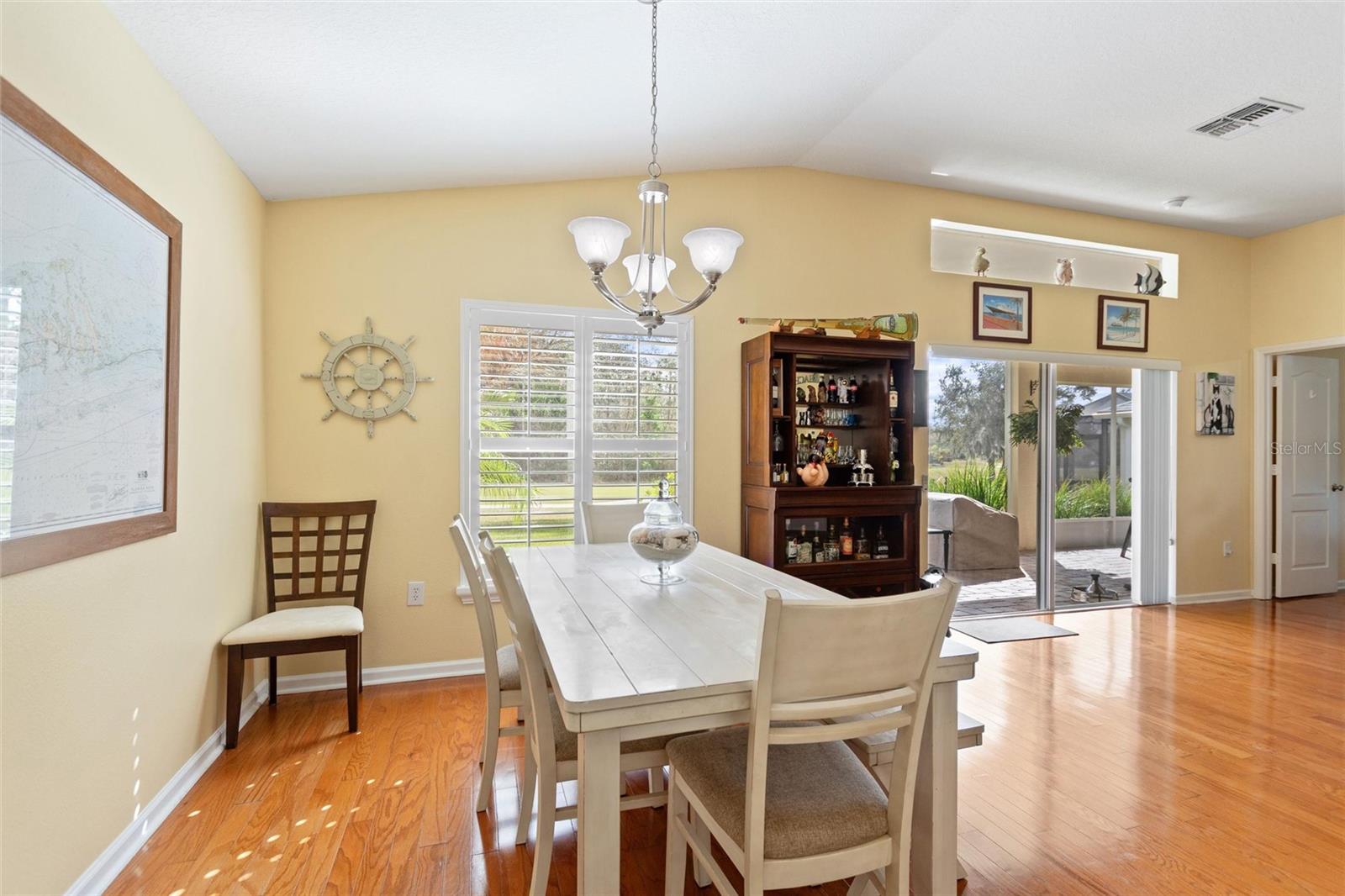 LEXINGTON OAKS - Residential