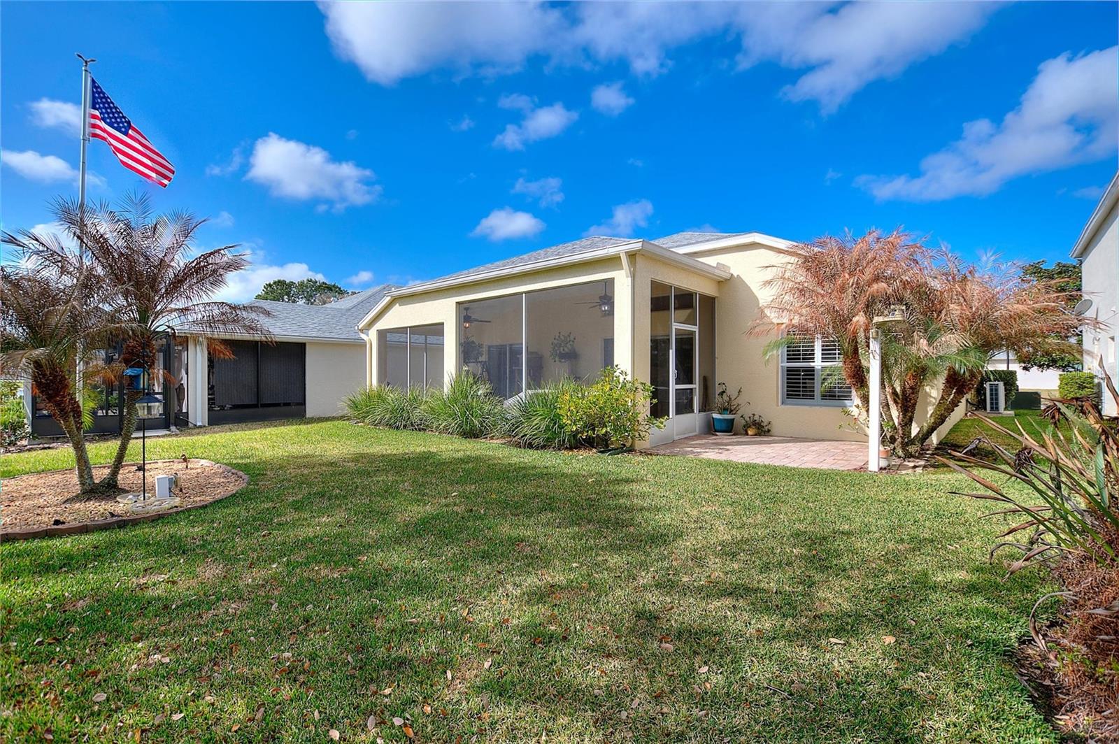 LEXINGTON OAKS - Residential