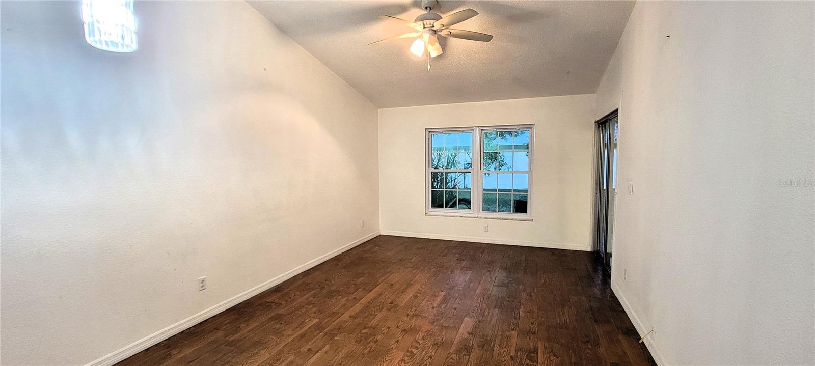 BELLE OAK VILLAS - Residential