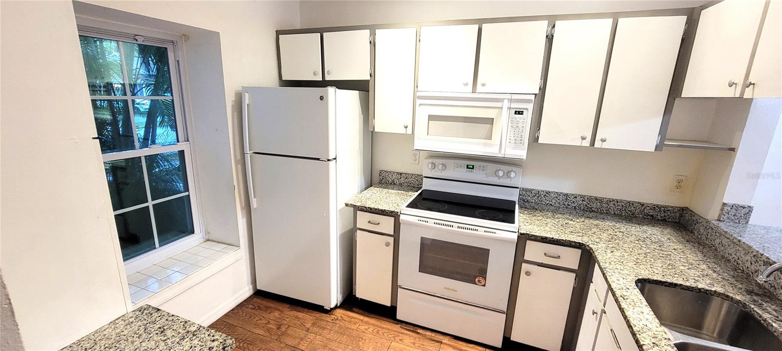 BELLE OAK VILLAS - Residential