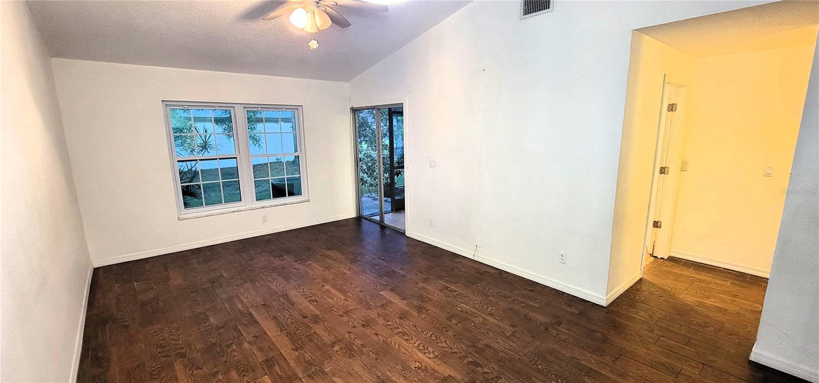 BELLE OAK VILLAS - Residential