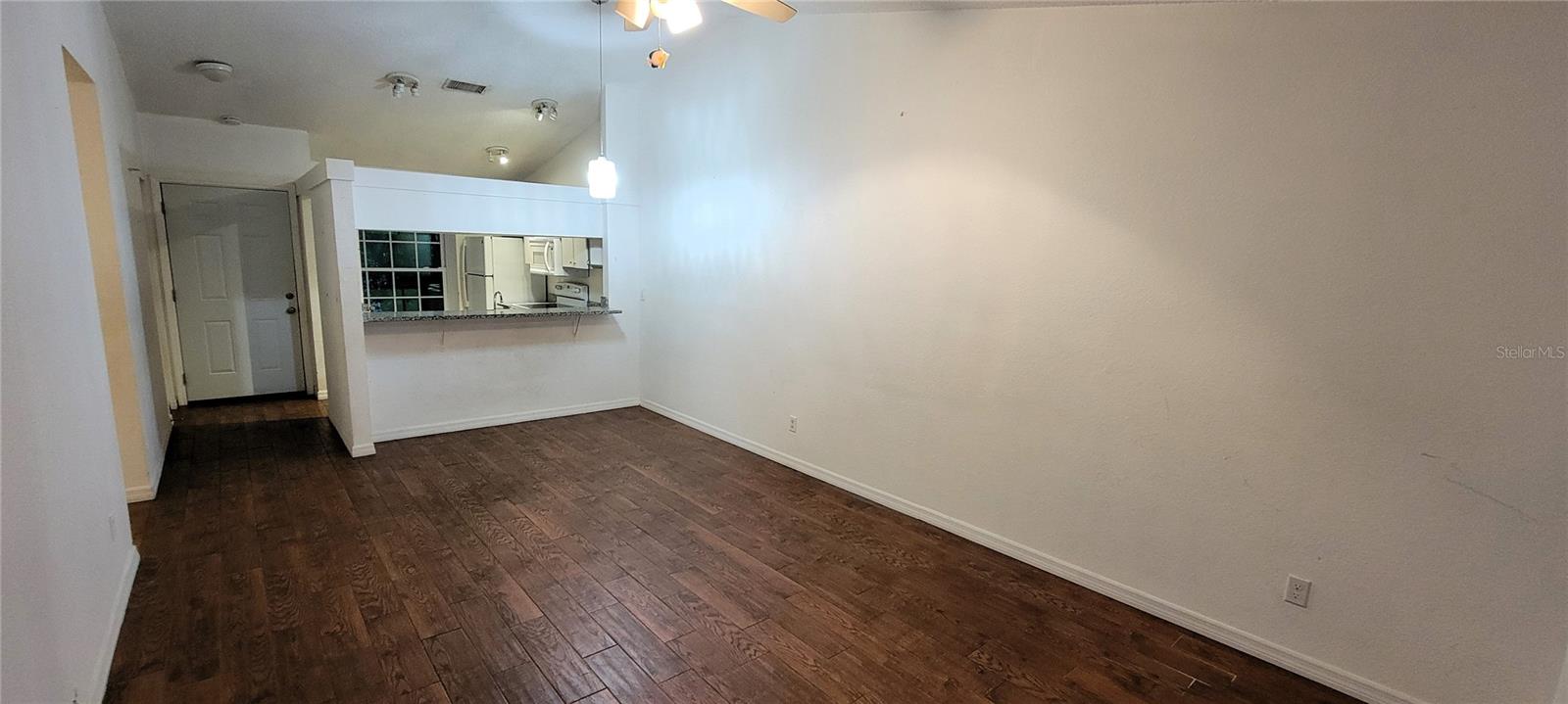 BELLE OAK VILLAS - Residential