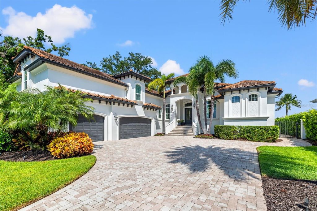 Photo of 1210 Monterey Boulevard NE, St Petersburg, FL 33704 (MLS # TB8417542)