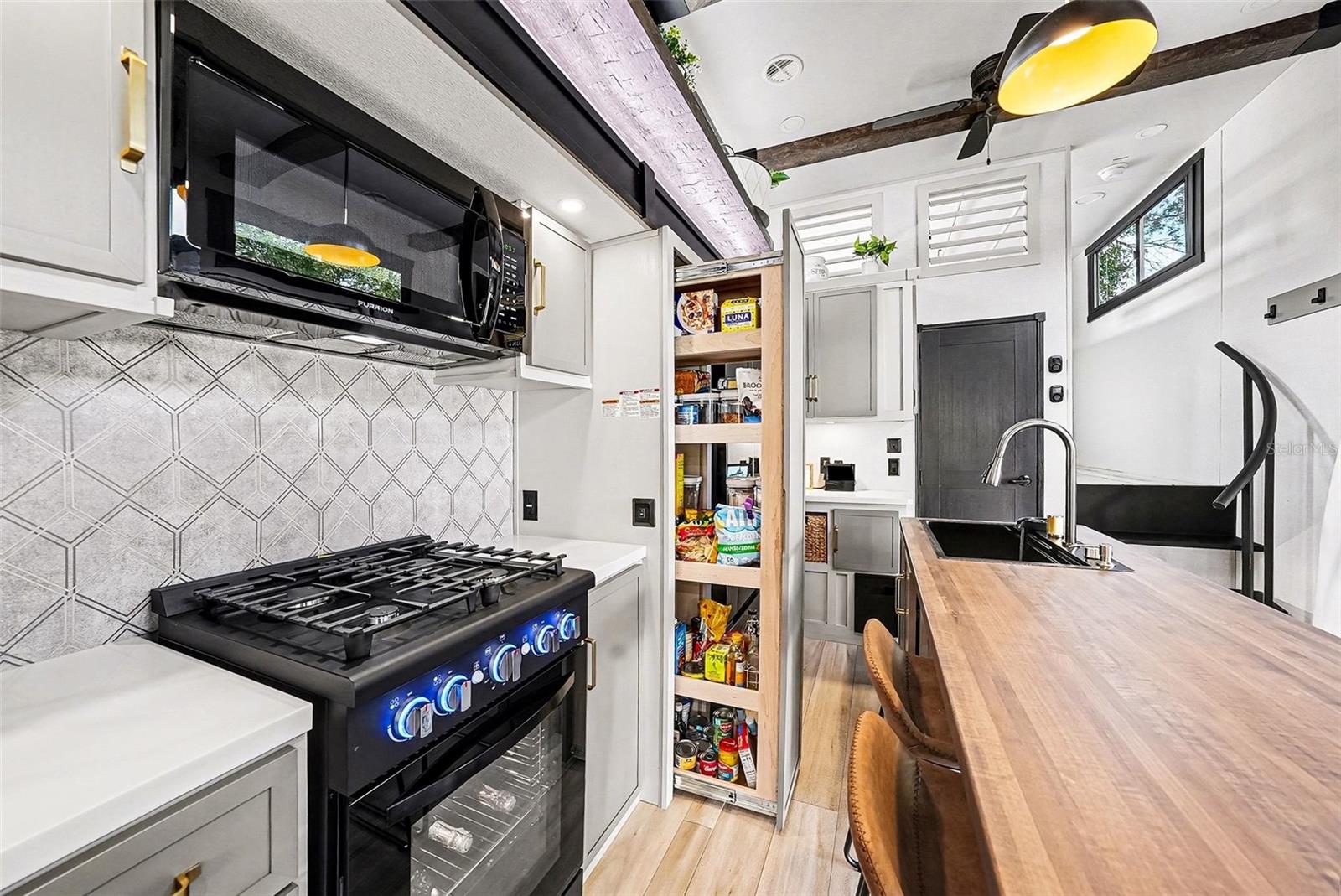 MEADOWBROOK ESTATES - Residential