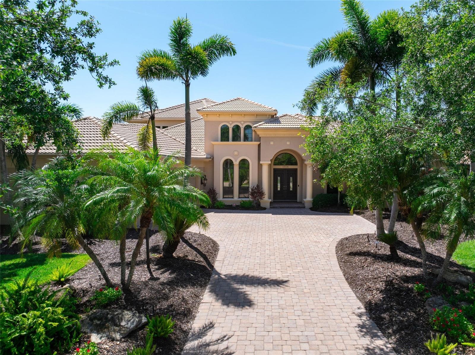 6808 BELMONT COURT