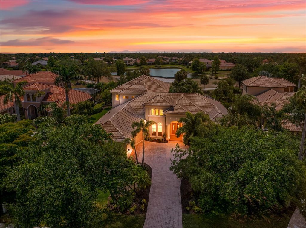 Photo of 6808 Belmont Court, Lakewood Ranch, FL 34202 (MLS # A4653366)
