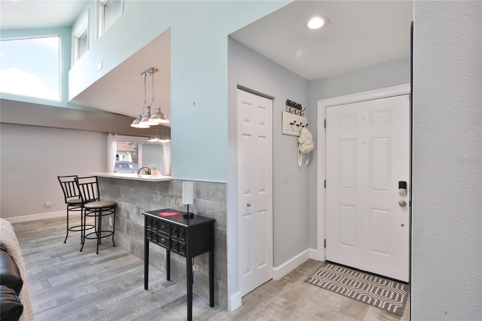 8224 COUNTRY OAKS COURT