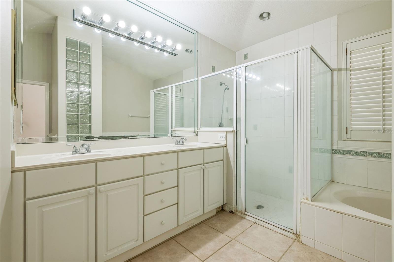 SUNTREE BAY - Residential