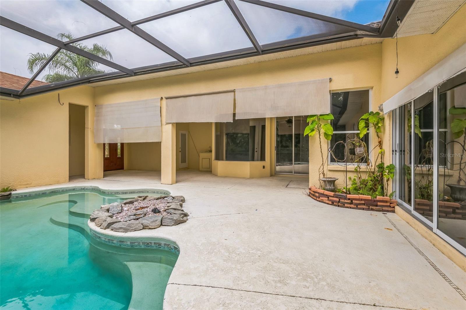 SUNTREE BAY - Residential