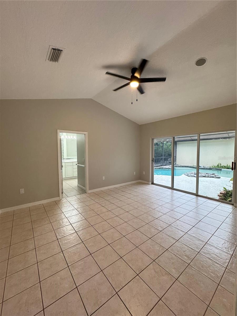 SUNTREE BAY - Residential