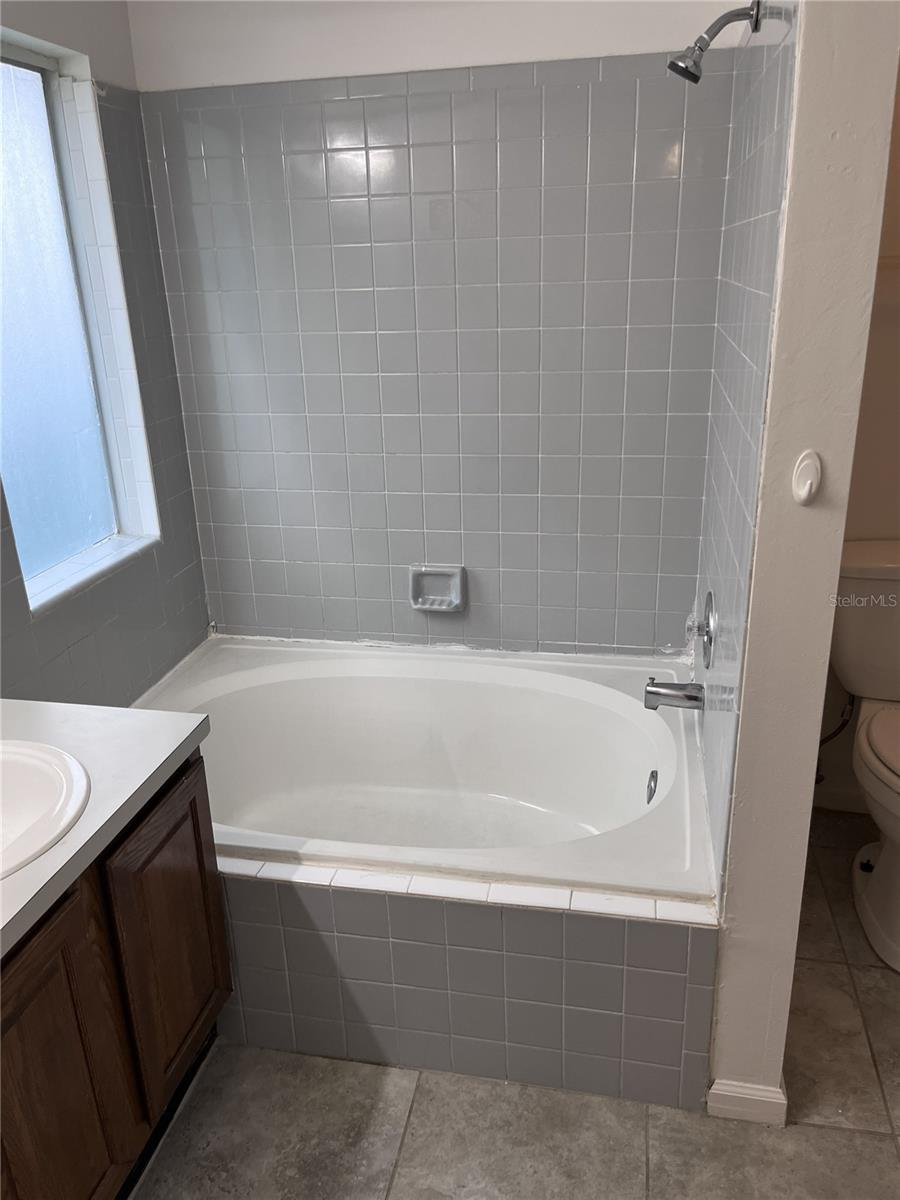 KINGSWAY OAKS PH 1 - Residential Lease