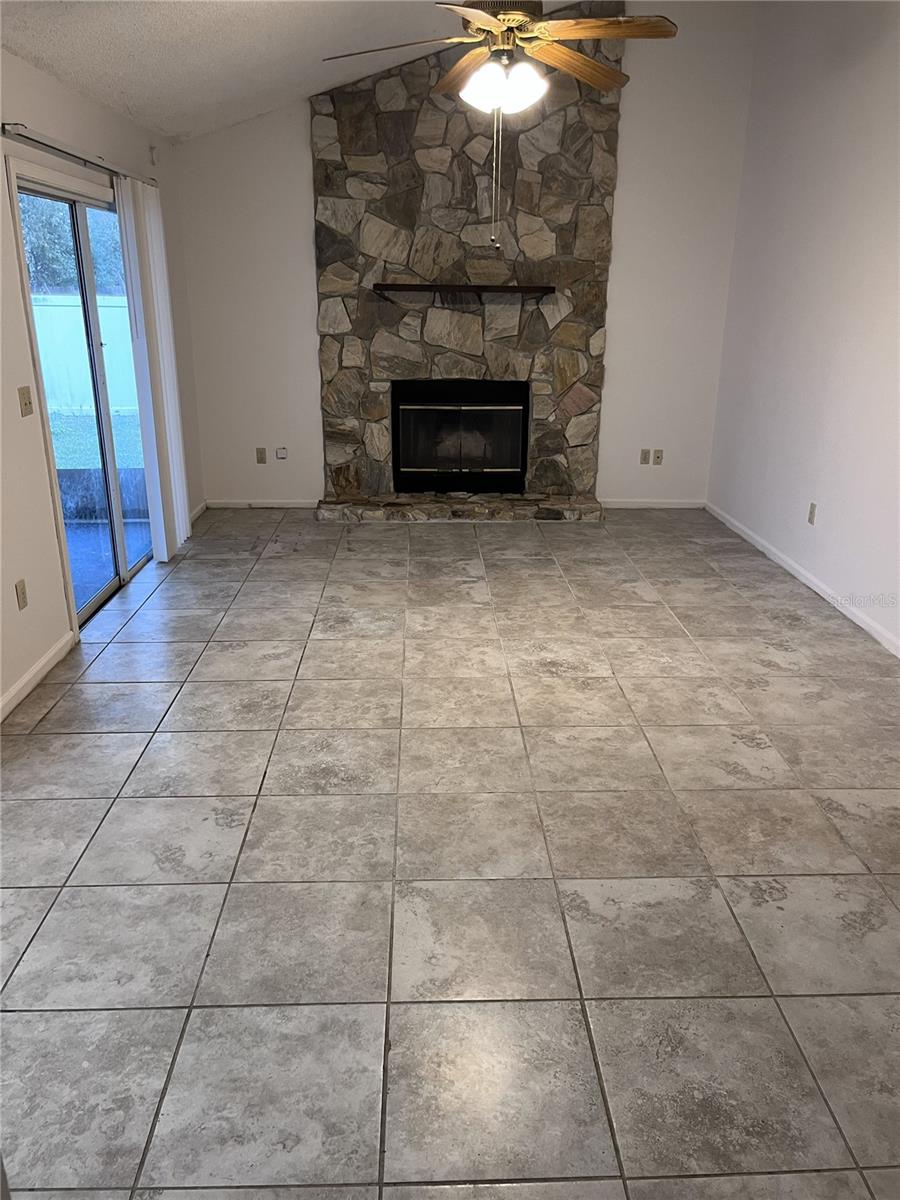 KINGSWAY OAKS PH 1 - Residential Lease