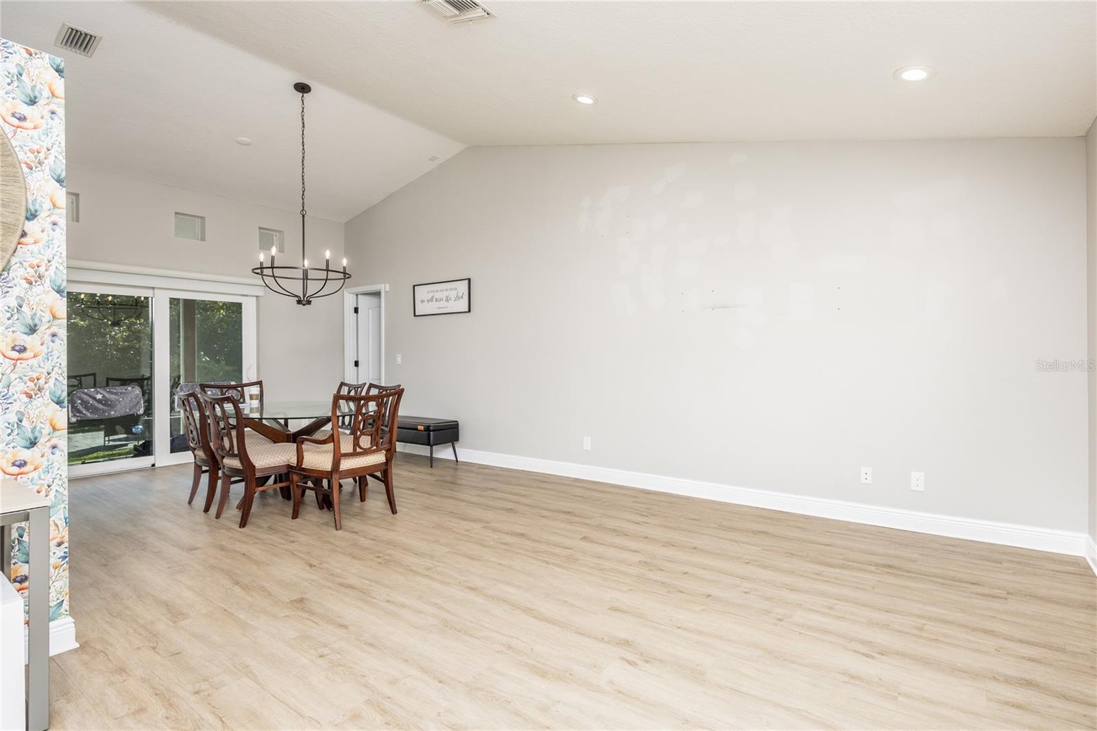 CEDAR WOODS - Residential