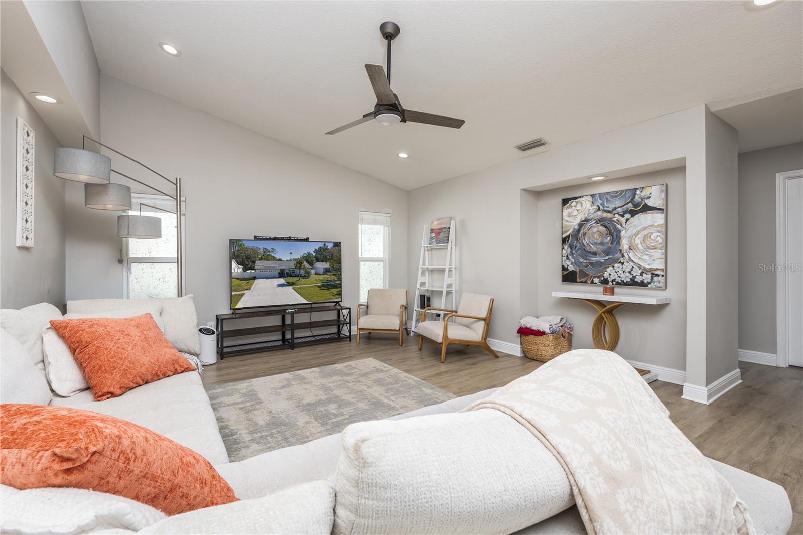 CEDAR WOODS - Residential