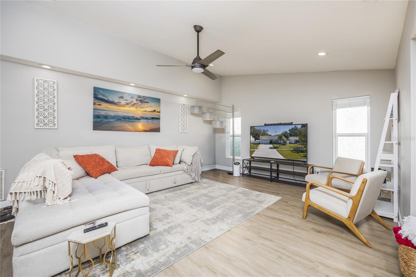 CEDAR WOODS - Residential