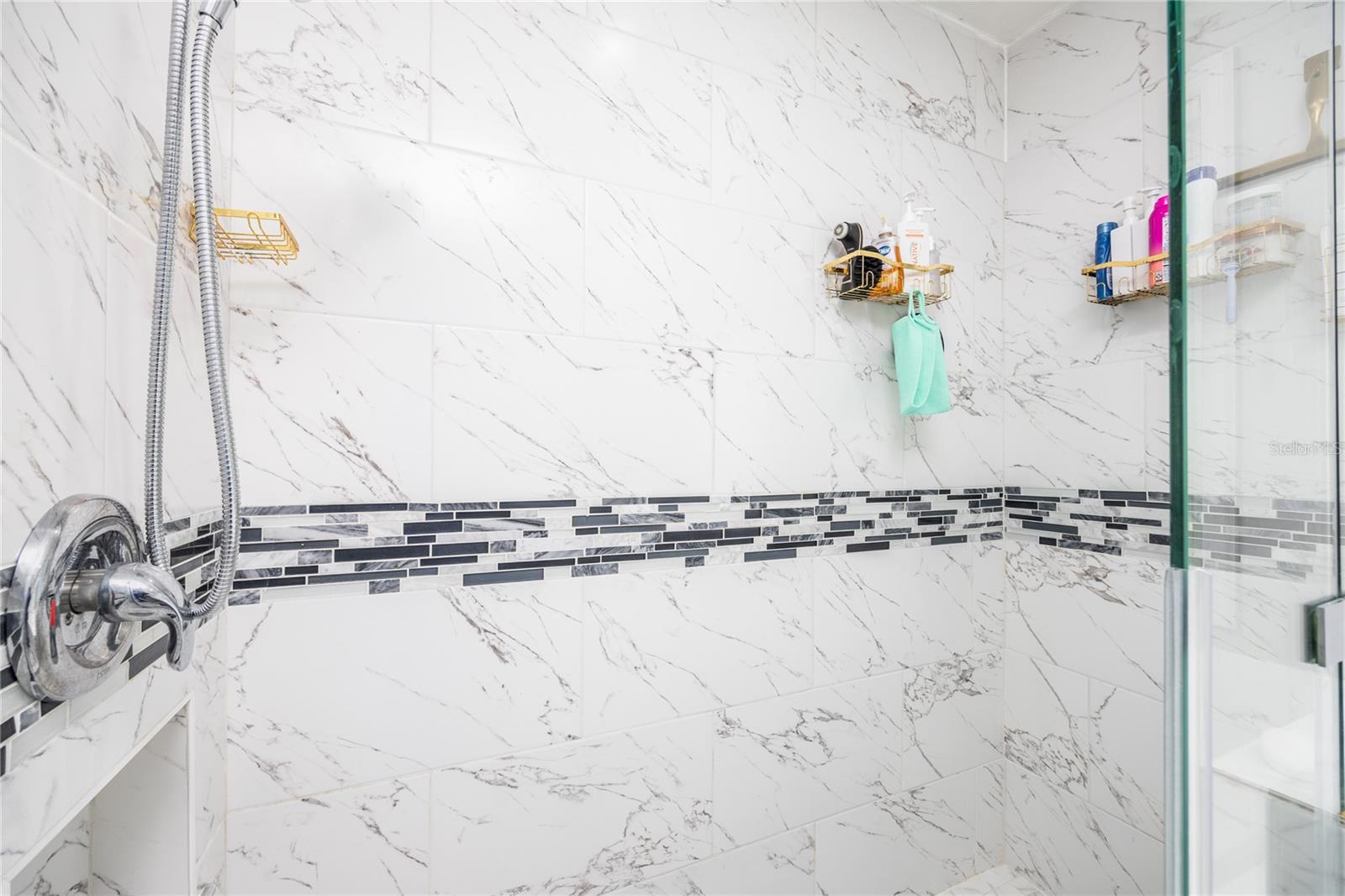 CEDAR WOODS - Residential