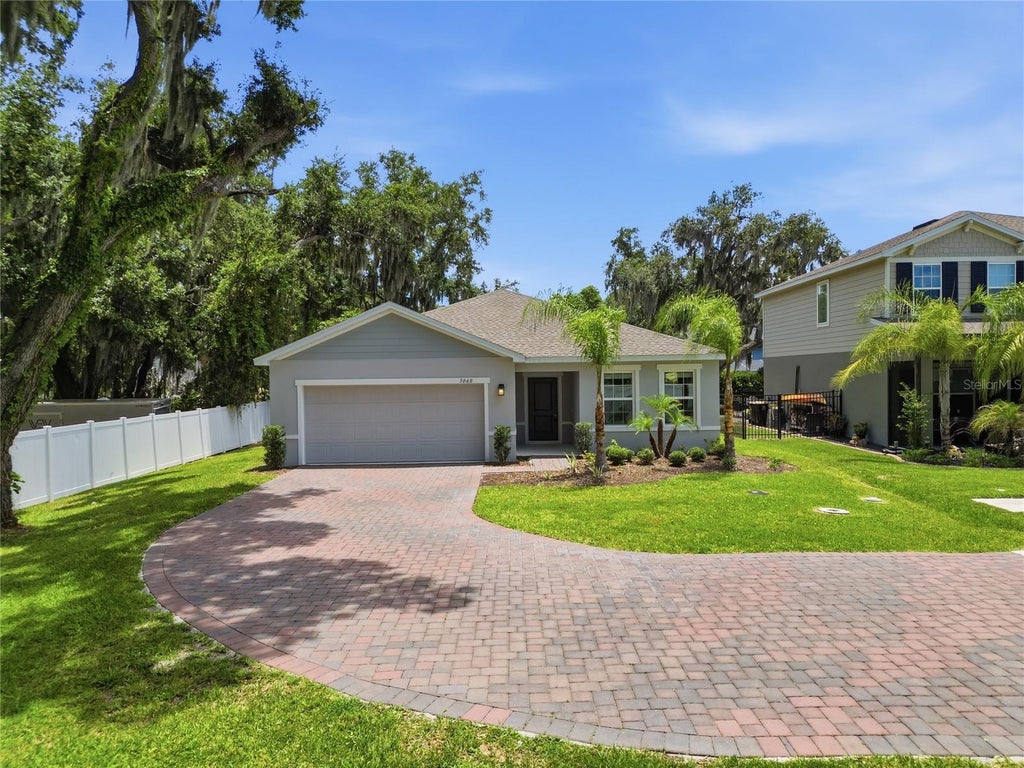 Photo of 3060 Royal Street, Winter Haven, FL 33884 (MLS # P4938883)