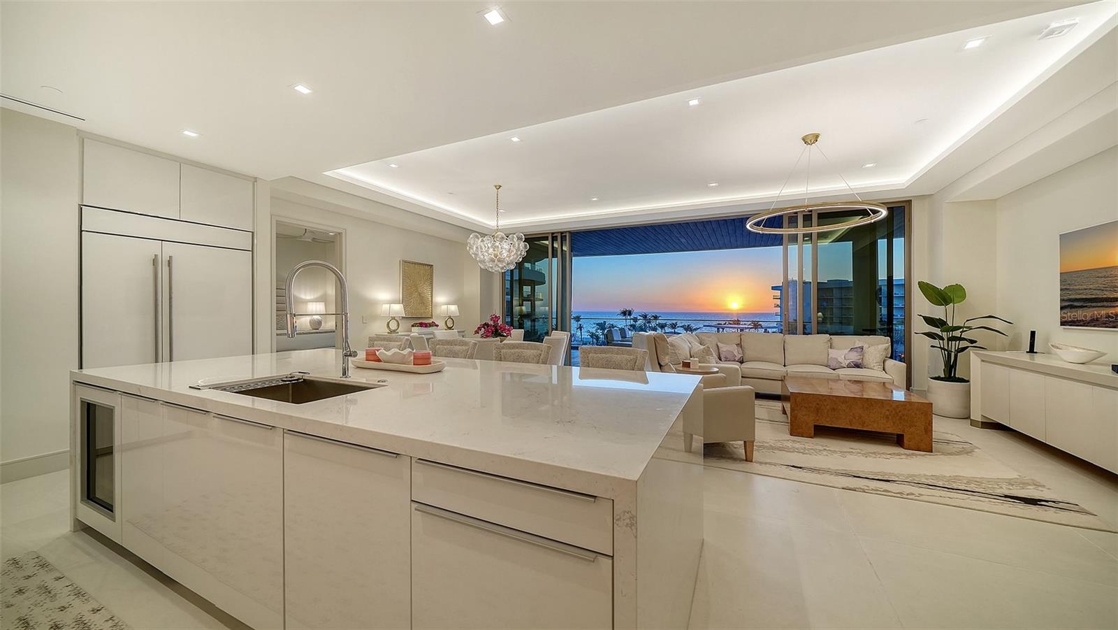 1581 GULF OF MEXICO DRIVE 406