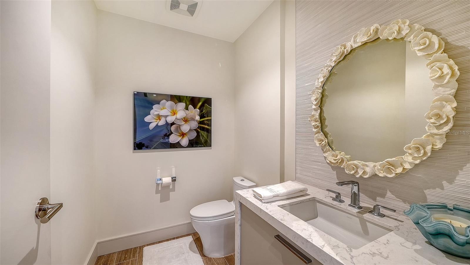 CONDOMINIUM RESIDENCES AT LONGBOAT KEY - Residential