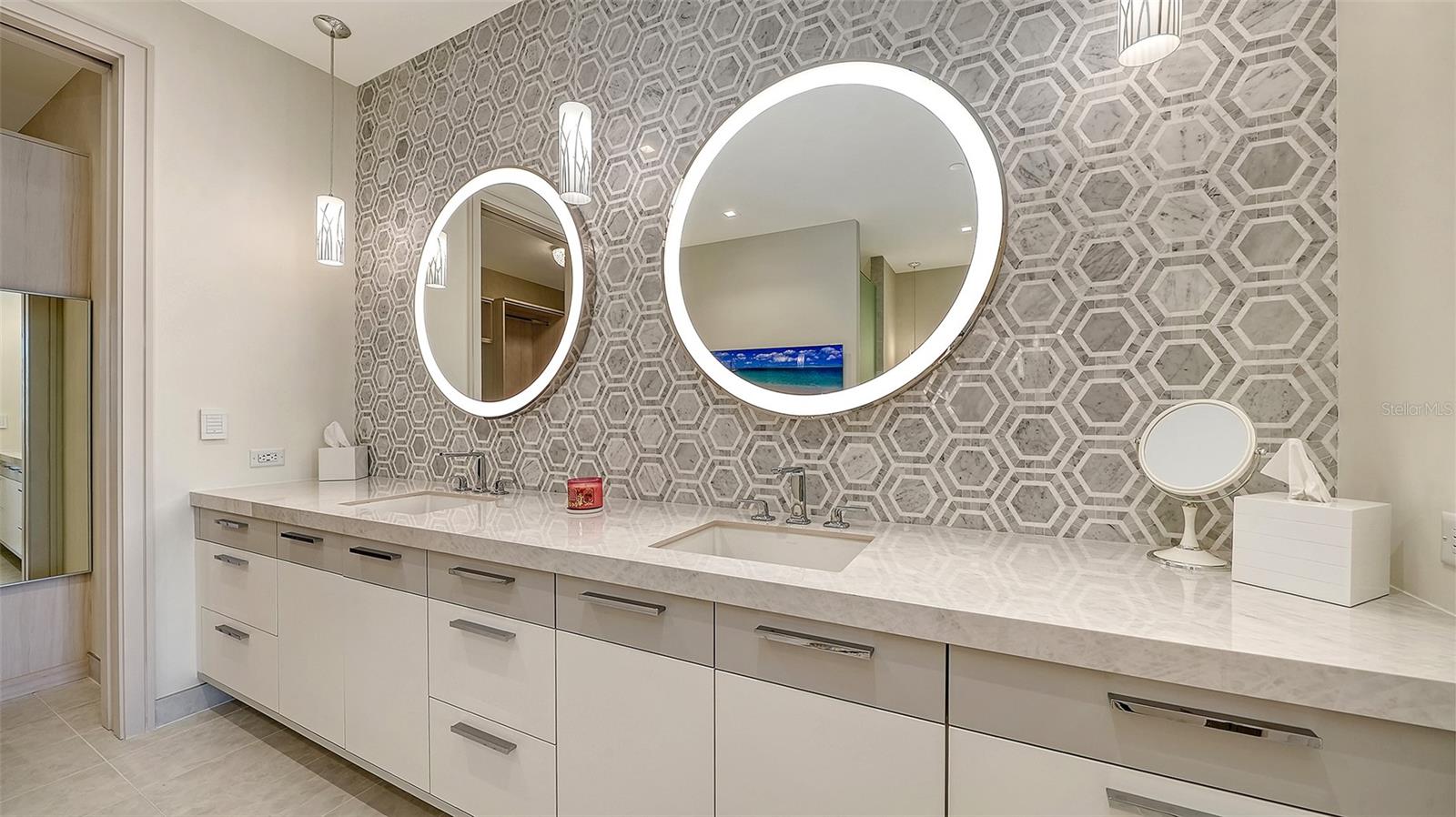 CONDOMINIUM RESIDENCES AT LONGBOAT KEY - Residential