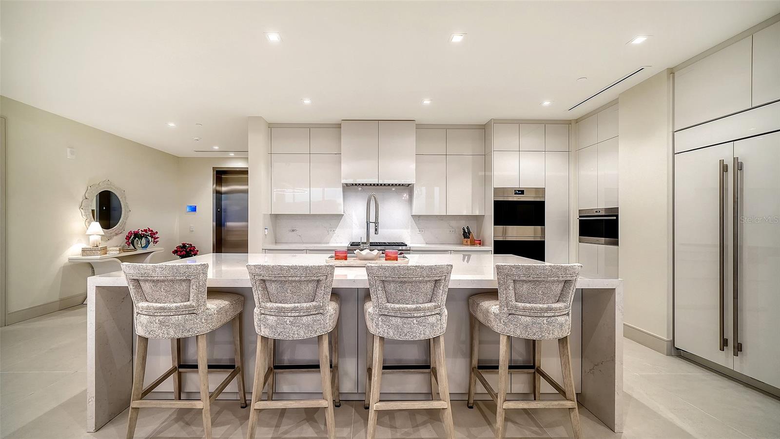 1581 GULF OF MEXICO DRIVE 406