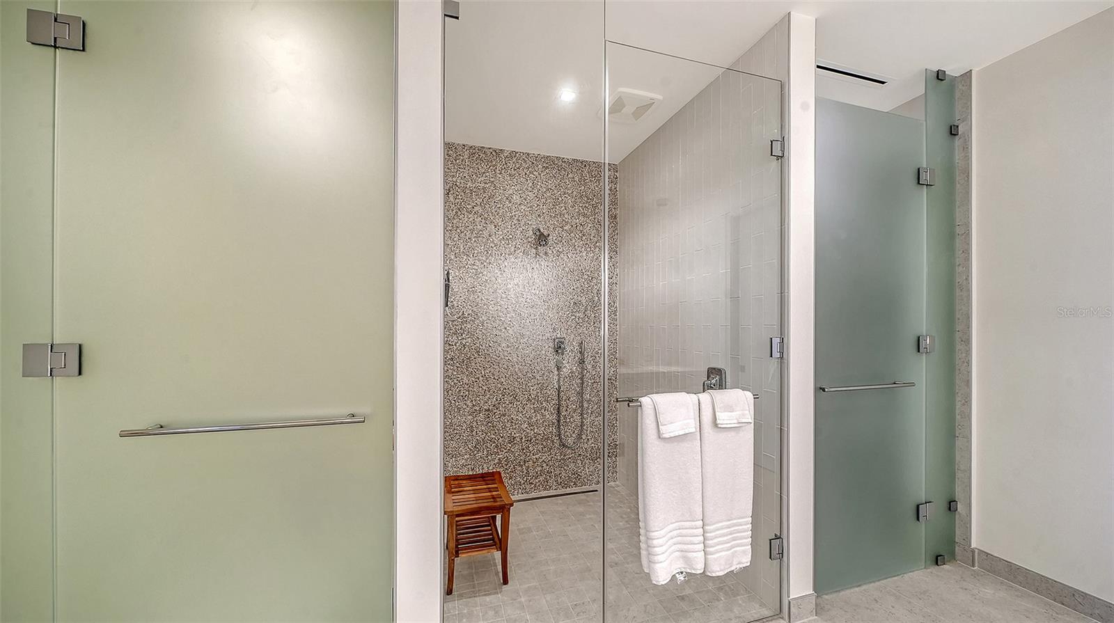 CONDOMINIUM RESIDENCES AT LONGBOAT KEY - Residential