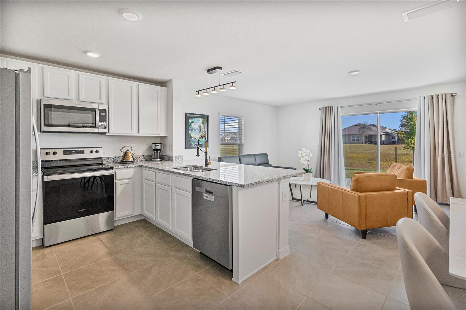 HARMONY WEST - Residential