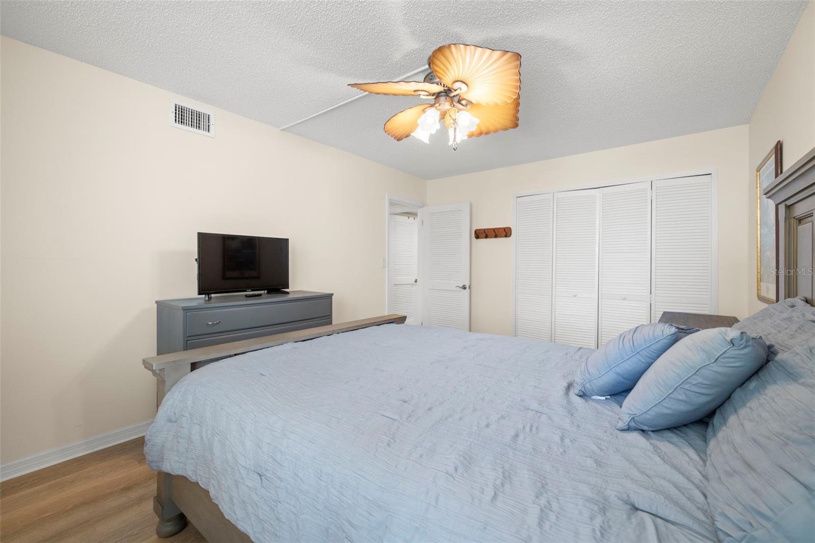 COURAGEOUS THE CONDO - Residential Lease