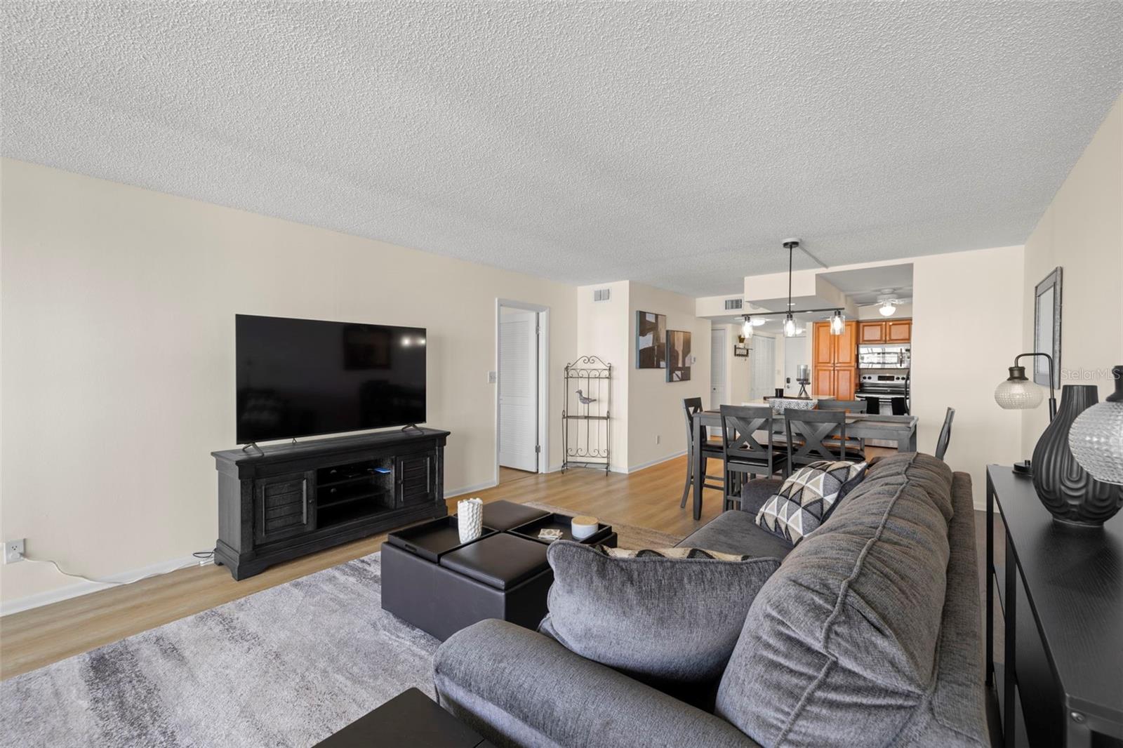 COURAGEOUS THE CONDO - Residential Lease