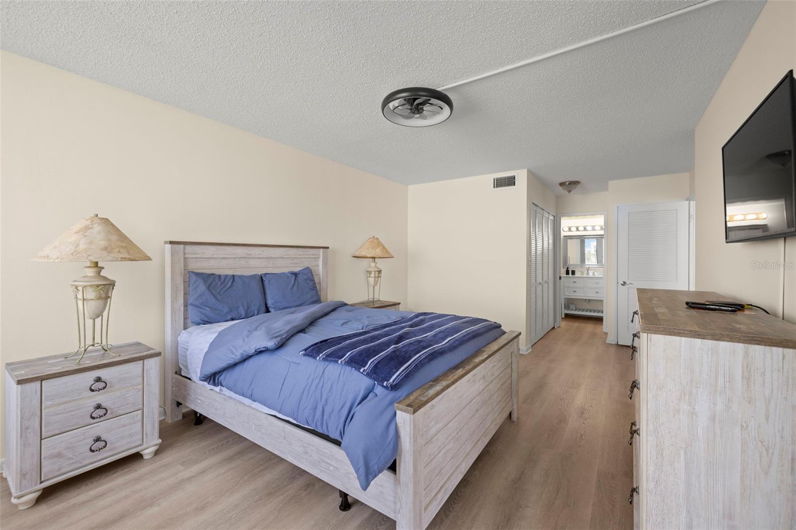COURAGEOUS THE CONDO - Residential Lease