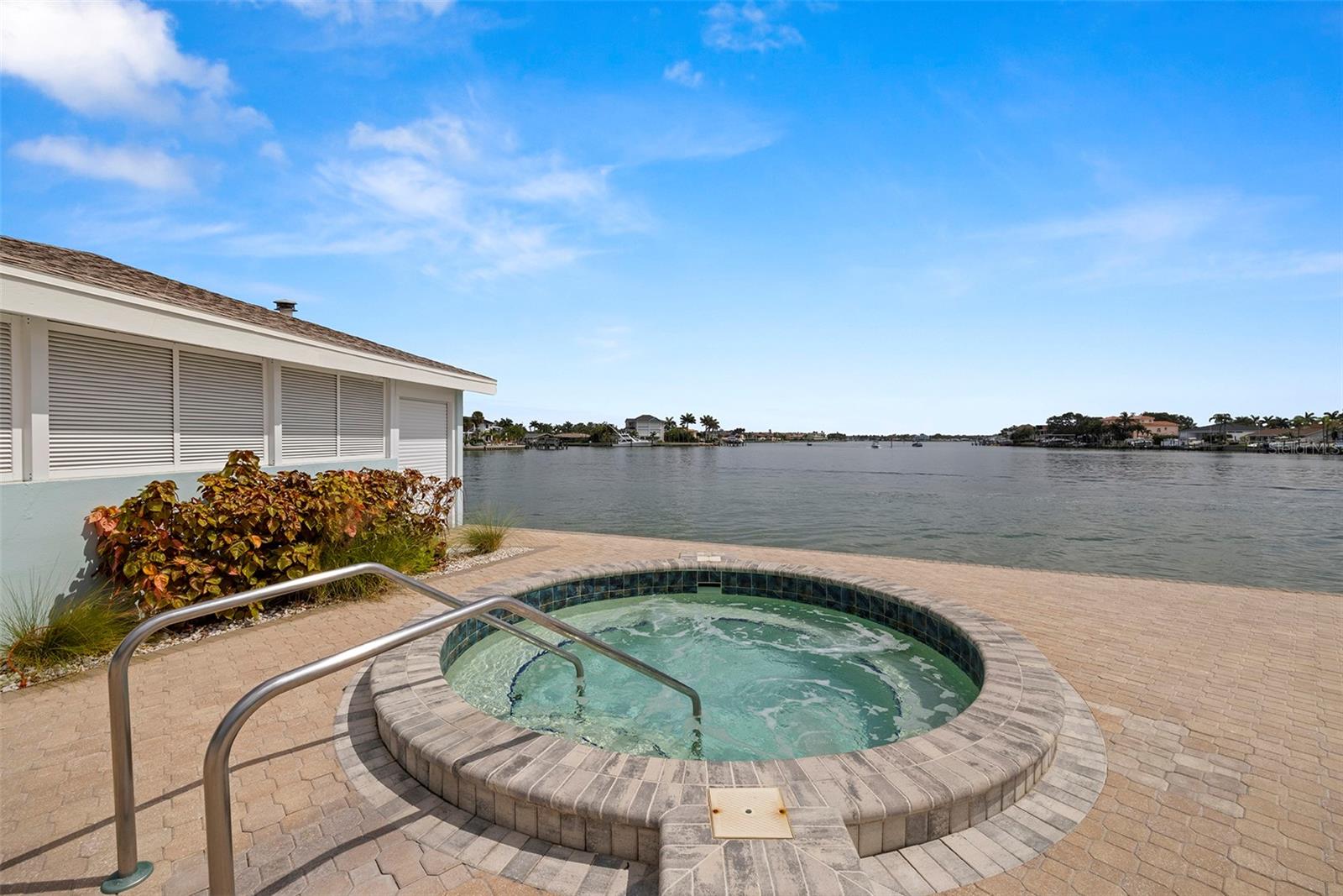 COURAGEOUS THE CONDO - Residential Lease