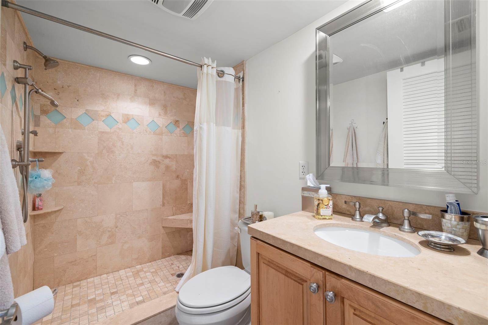 COURAGEOUS THE CONDO - Residential Lease