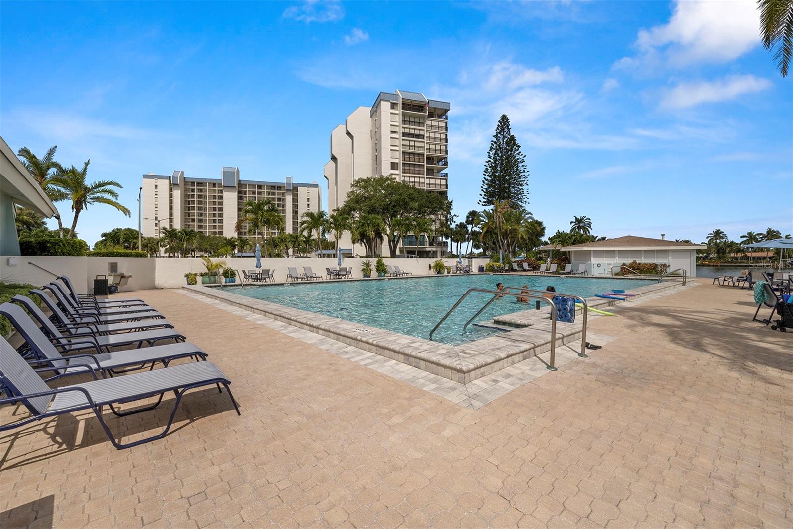 COURAGEOUS THE CONDO - Residential Lease