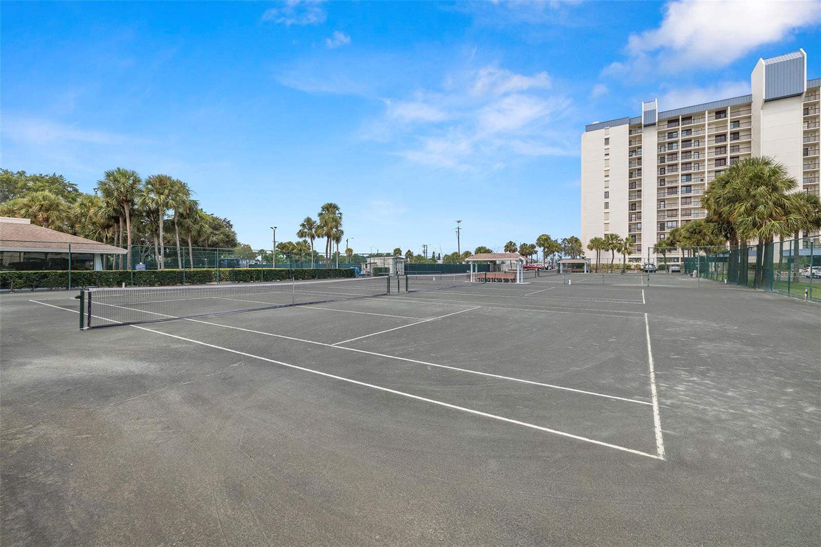COURAGEOUS THE CONDO - Residential Lease