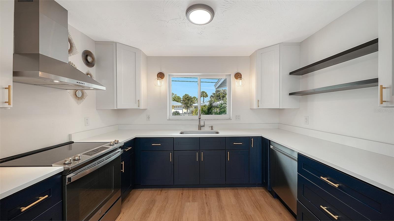 SORRENTO SHORES - Residential