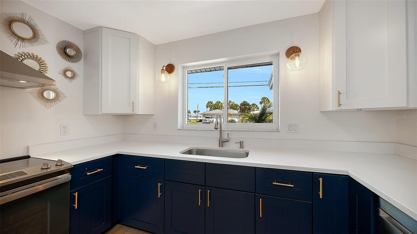 SORRENTO SHORES - Residential