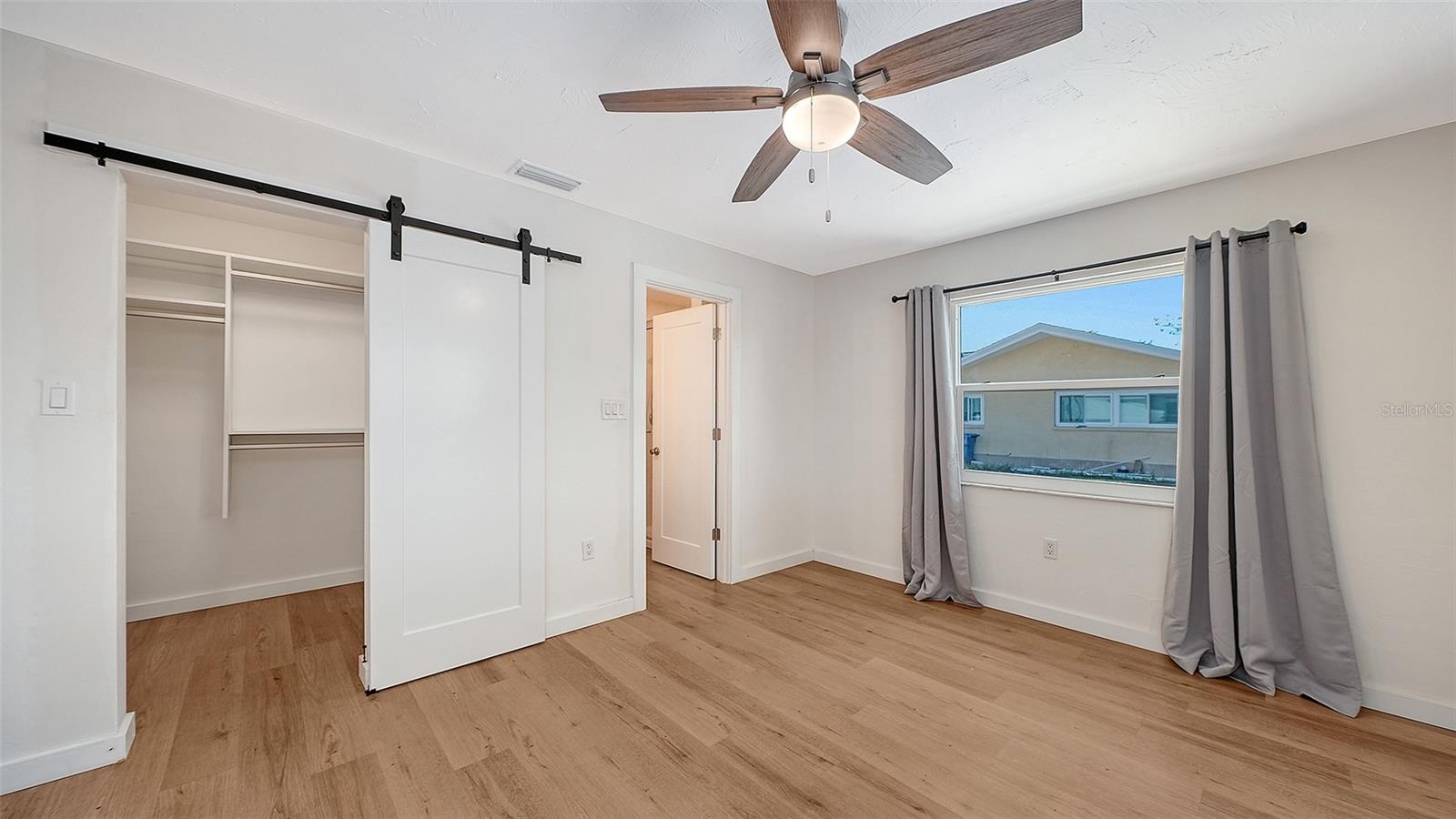 SORRENTO SHORES - Residential