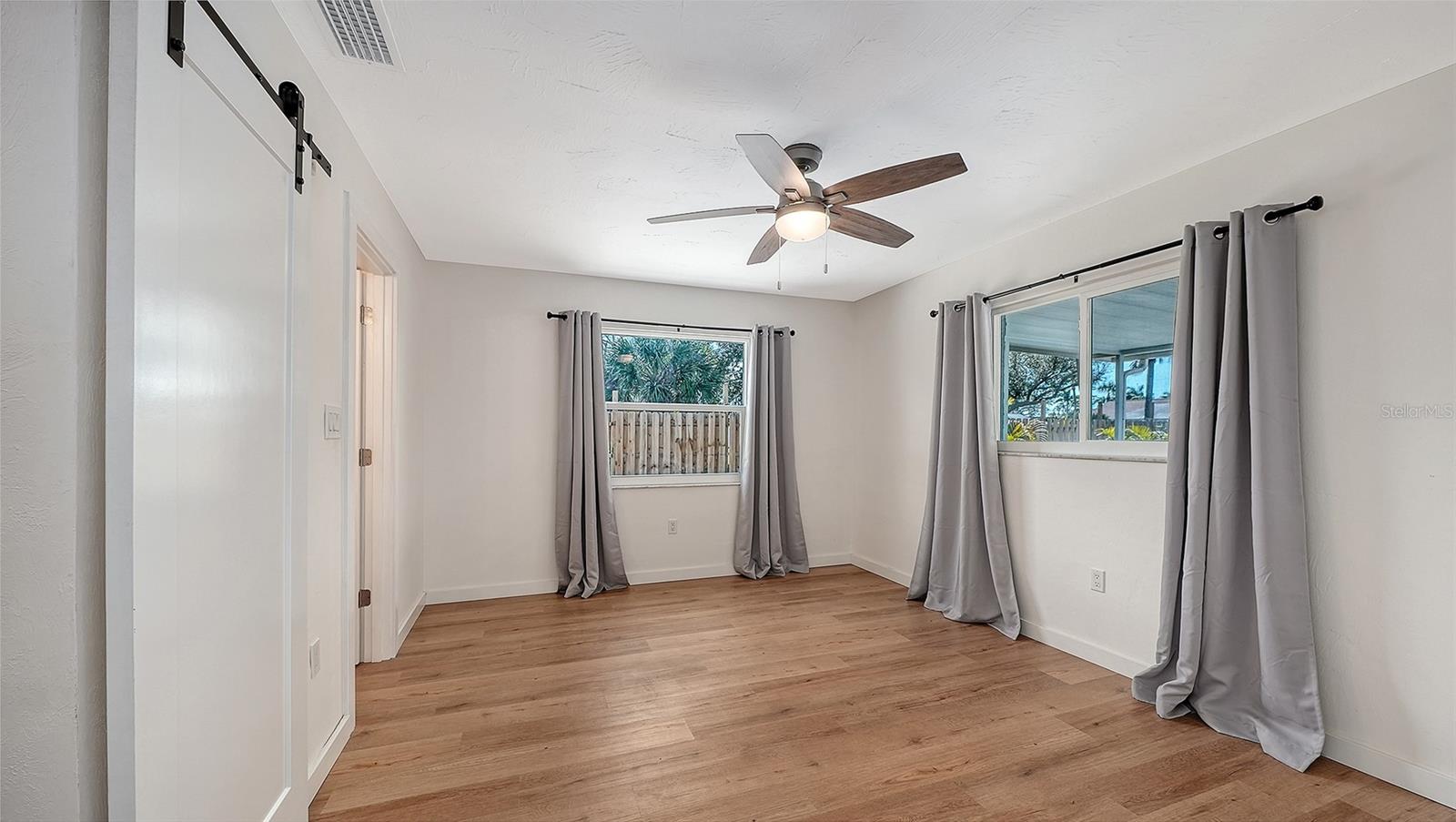 SORRENTO SHORES - Residential