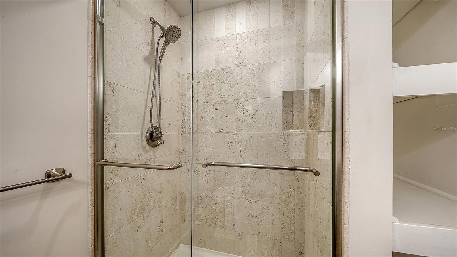 SORRENTO SHORES - Residential