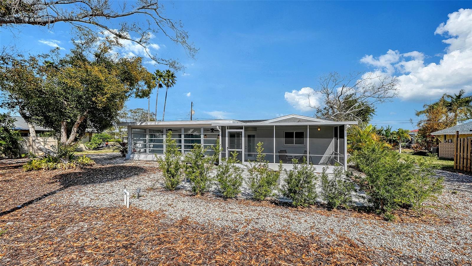 SORRENTO SHORES - Residential