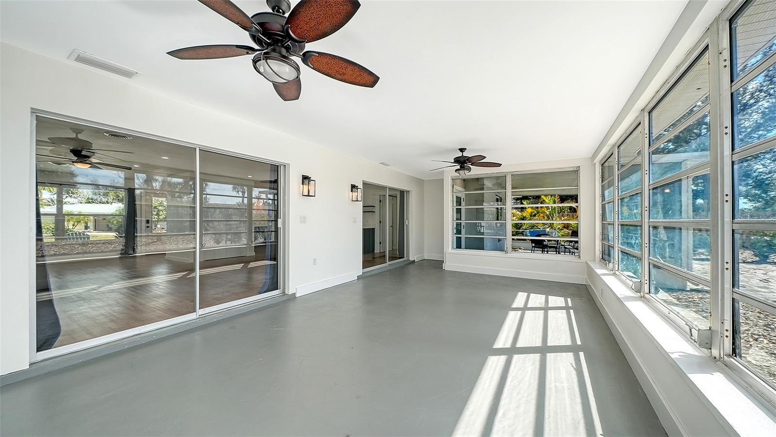 SORRENTO SHORES - Residential