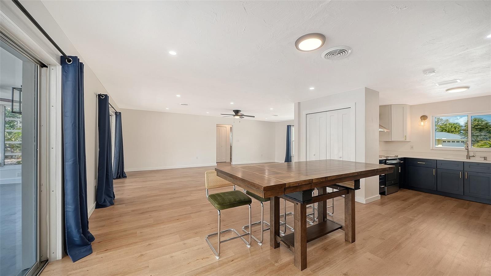 SORRENTO SHORES - Residential