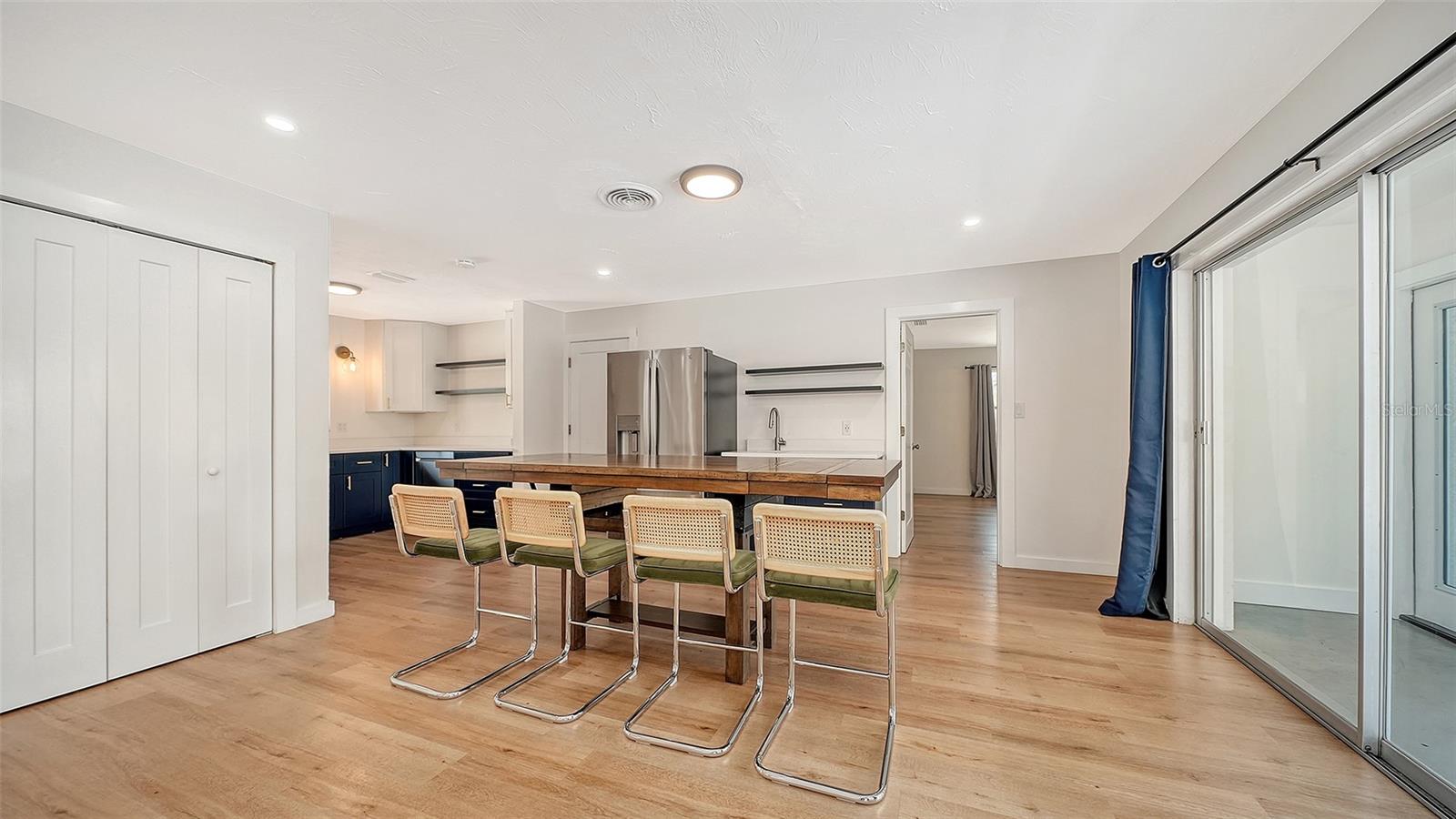 SORRENTO SHORES - Residential