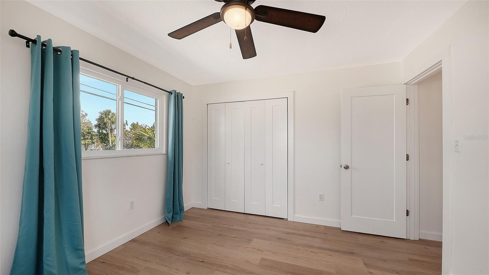 SORRENTO SHORES - Residential